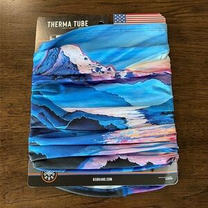 NWT winter sports neck gaiter/face mask. Lined. Beautiful mountain print. UPF 50